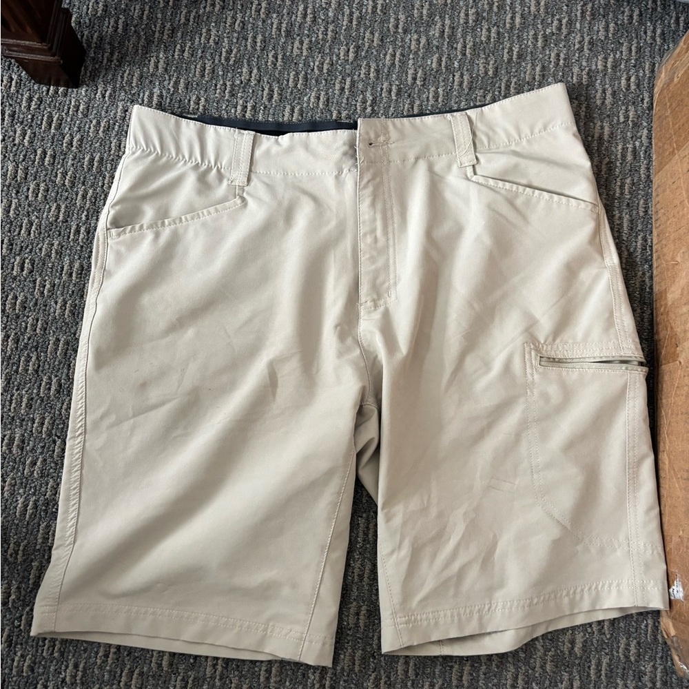 ZeroXposur Men's Beige Cargo Shorts